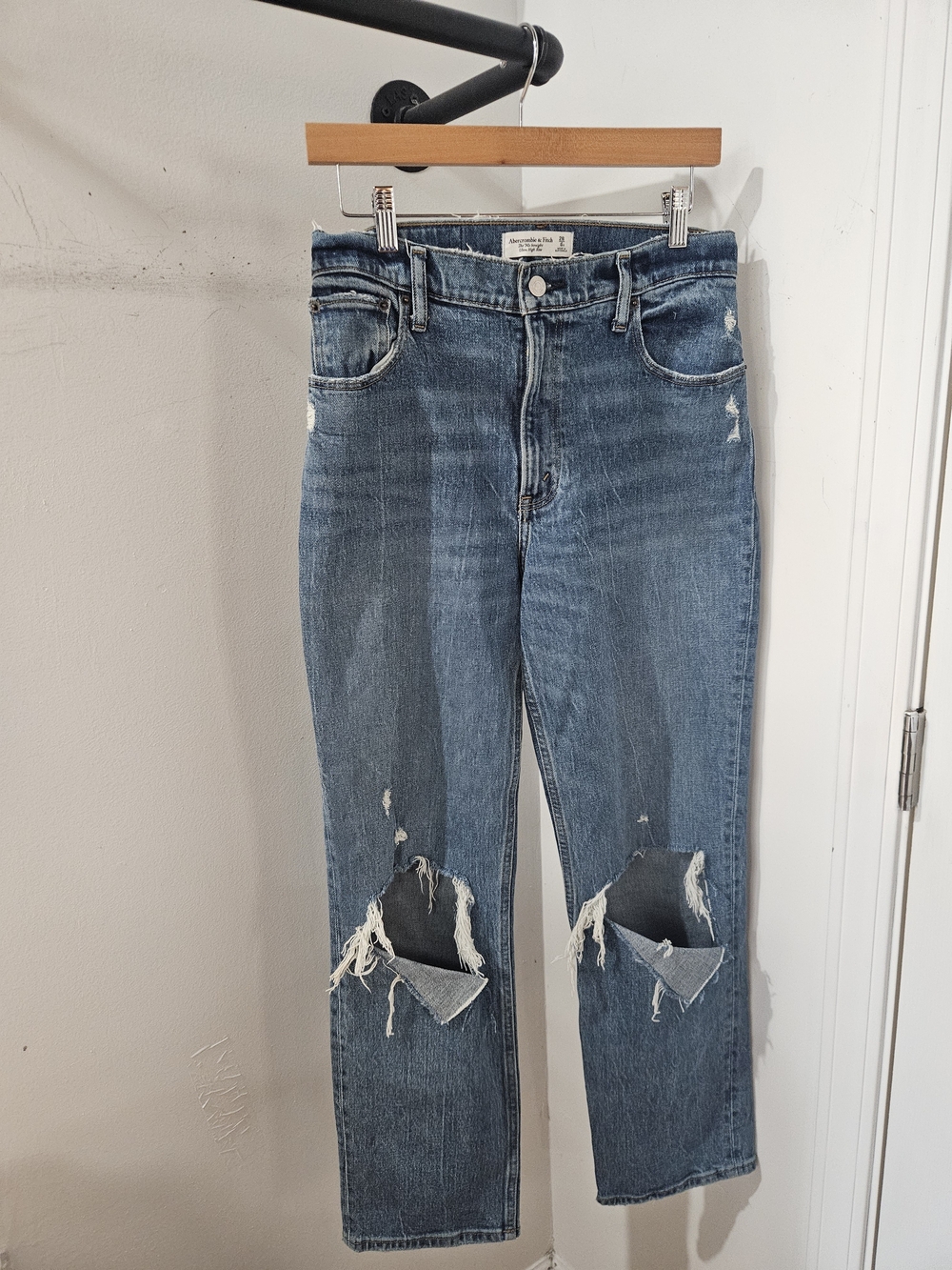 Abercrombie & Fitch The 90s Straight Ultra High Rise Jean